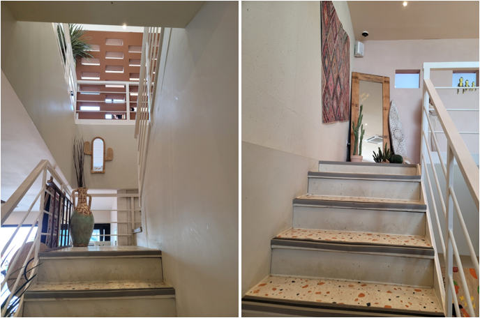 2층 올라가는 계단