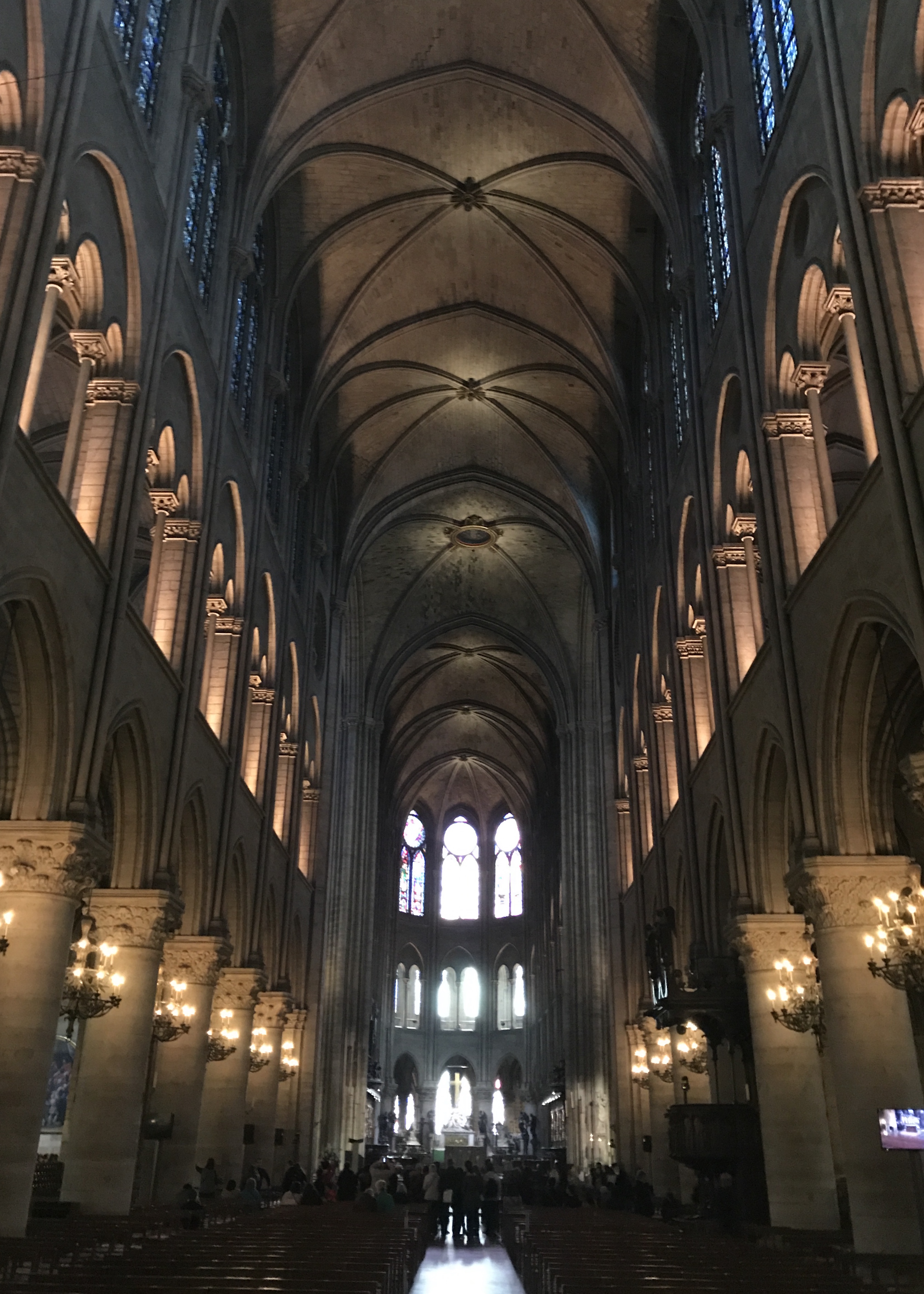 노트르담 대성당 과거 실내모습1