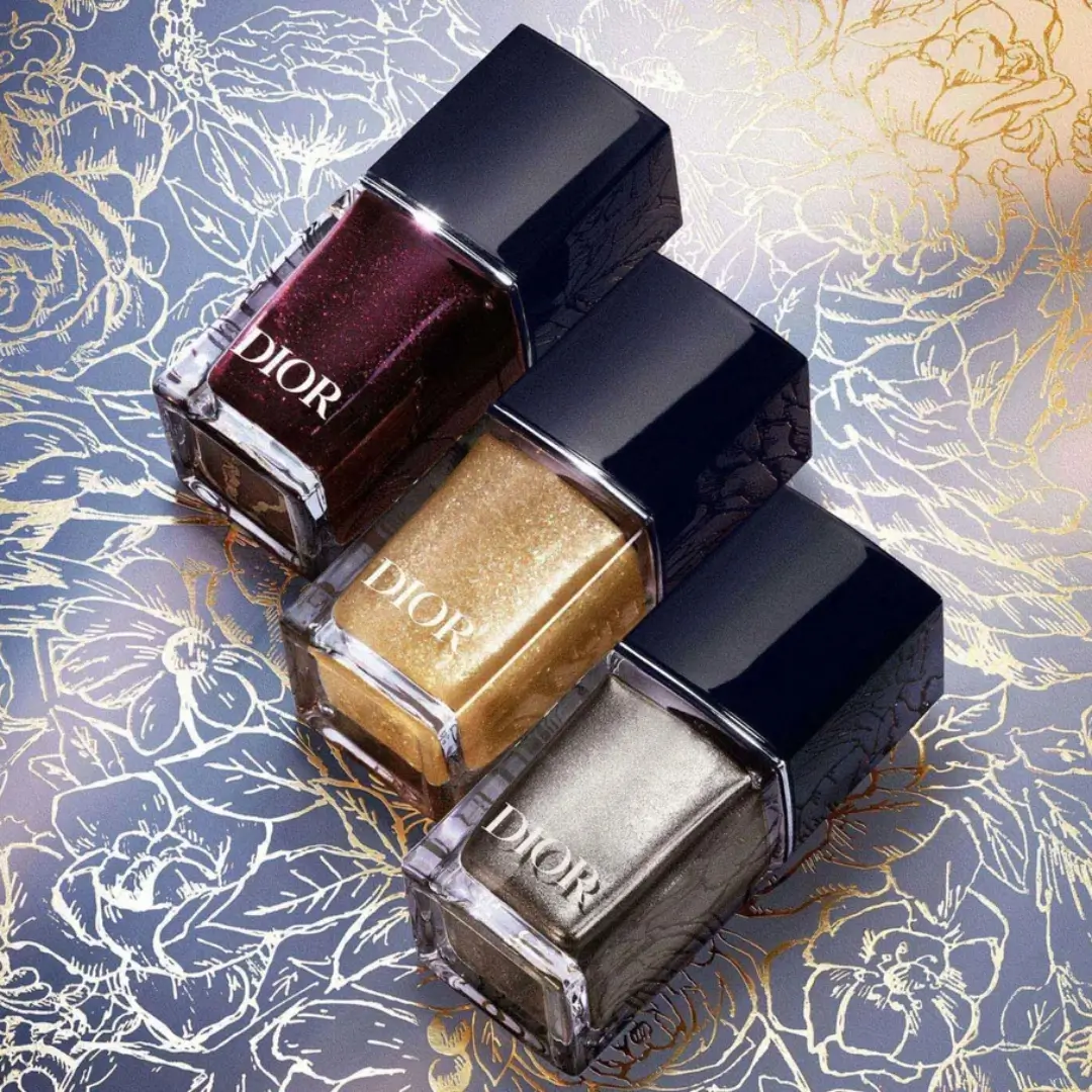 디올 홀리데이 2023