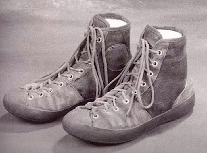 초기 암벽화의 모습을 보여주는 사진