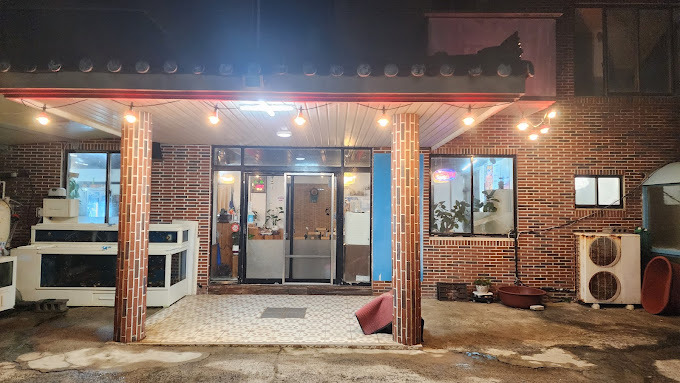 제주 우도 해산물집 '회양과국수군'