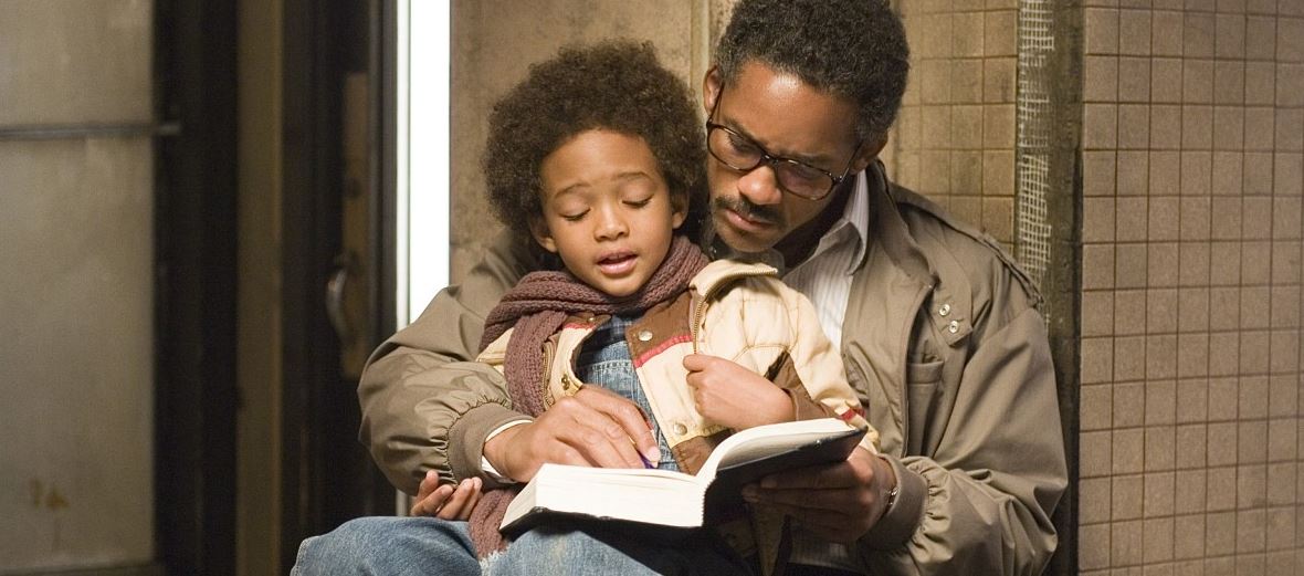 가브리엘레 무치노가 감독하고 2006년에 개봉한 "The Pursuit of Happyness" 영화의 한 장면