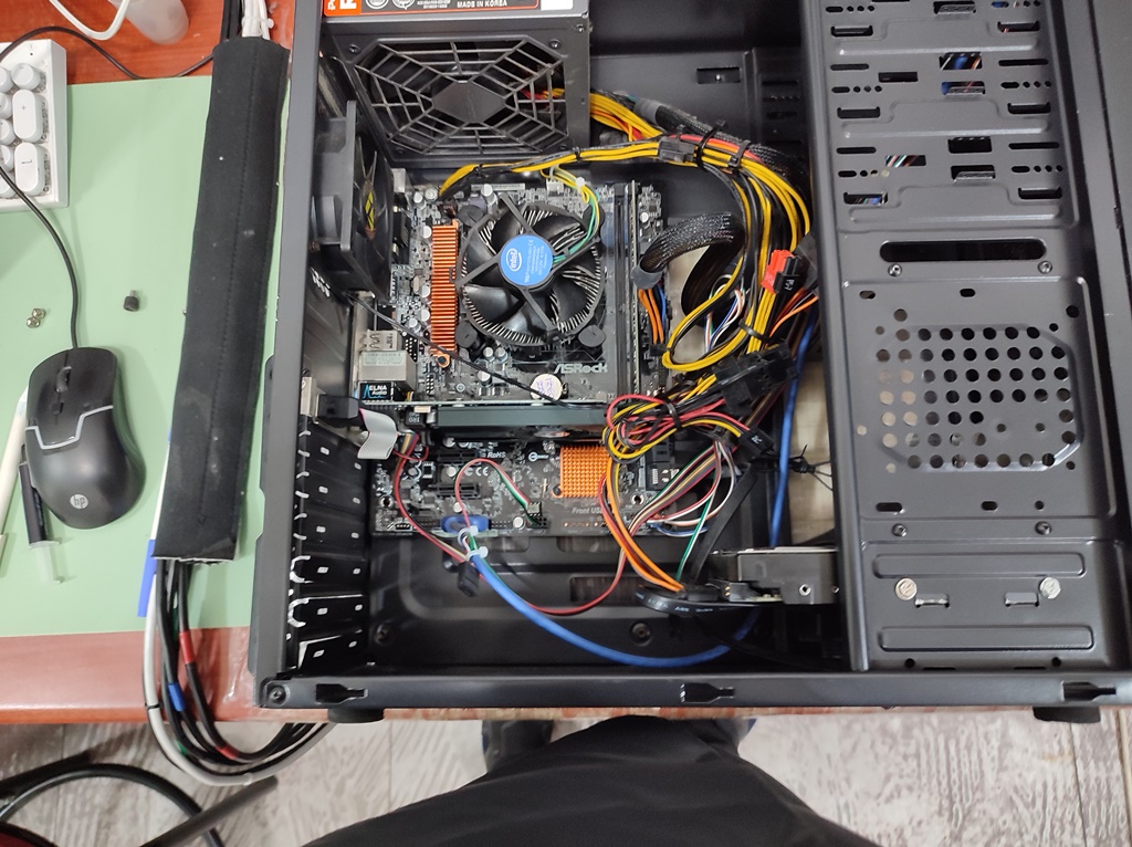 흐트러진 선이 팬에 걸리지 않게끔만 선정리를 했습니다.