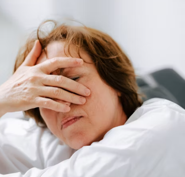 편두통 원인 증상 없애주는 간단한 습관 5가지