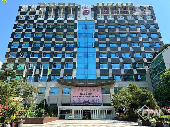 &ldquo;한강 아이유의 반전 근황?&rdquo; 팟캐스트 들으러 가기