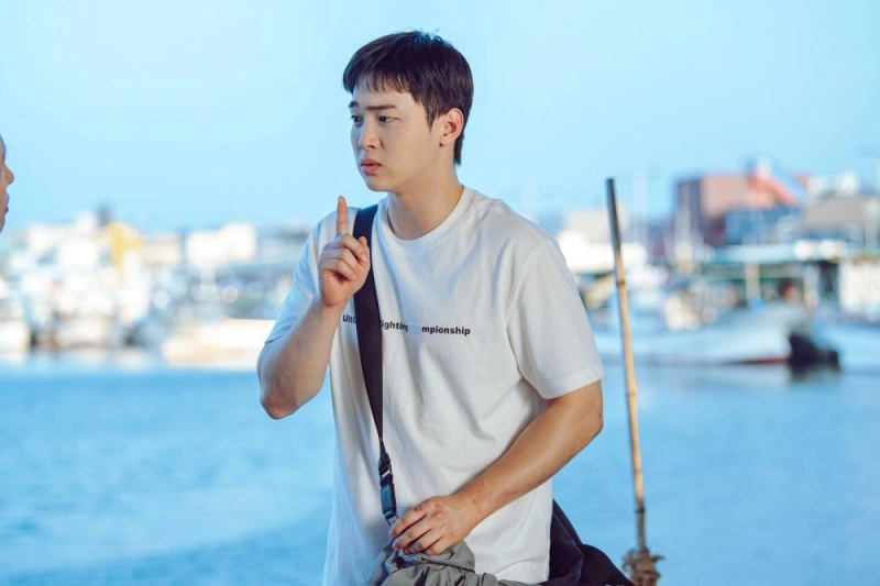 드라마 '모래에도 꽃이 핀다' 등장인물 김백두을 연기하는 장동윤