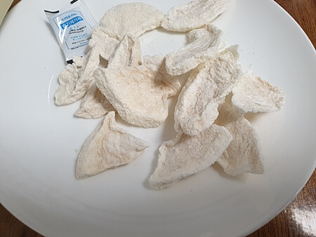 접시에 담은 배칩
