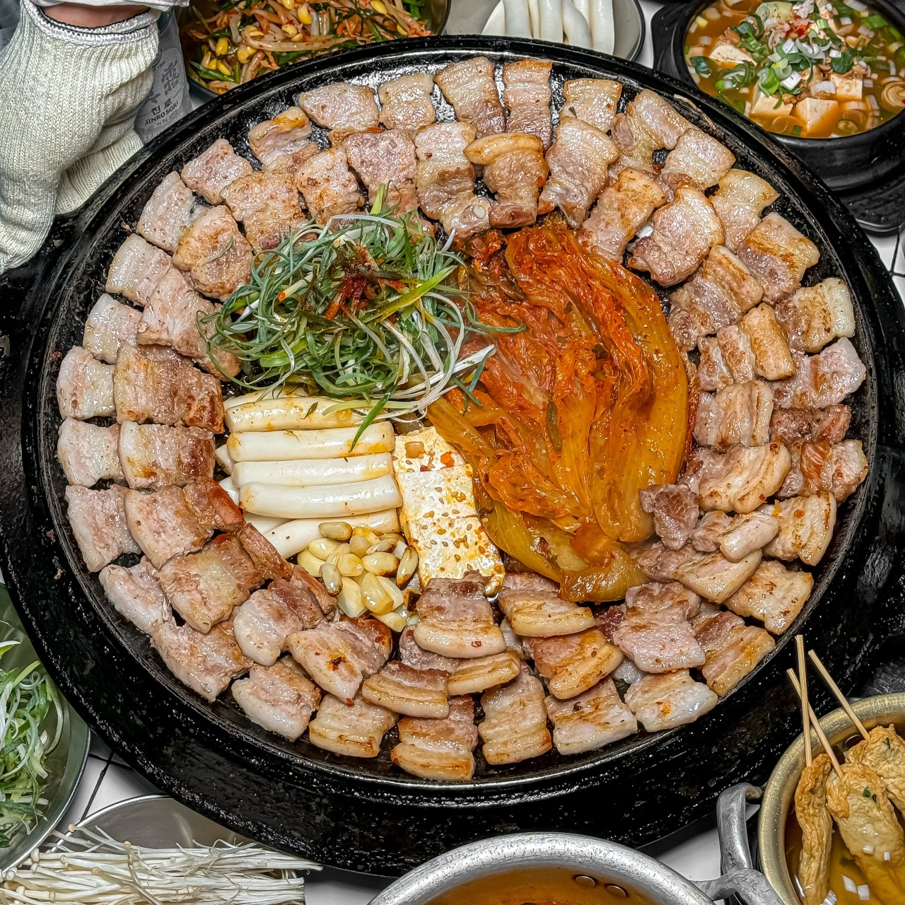 충남 공주 팔팔무쇠삼겹