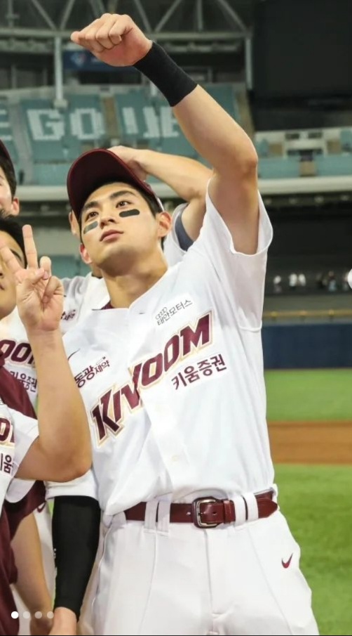 히어로즈 유니폼을 입은 이정후 선수