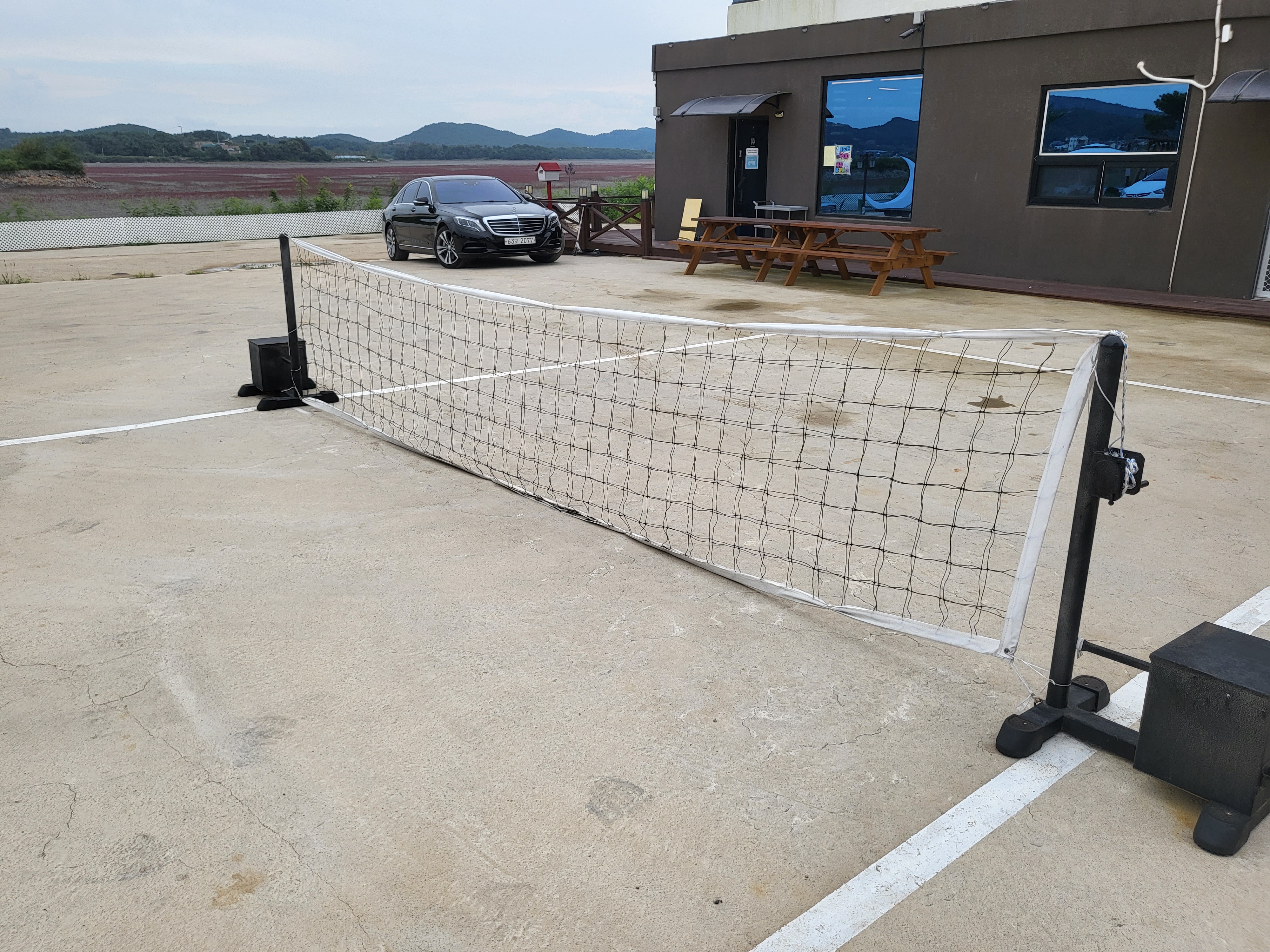 온펜션 - 족구장