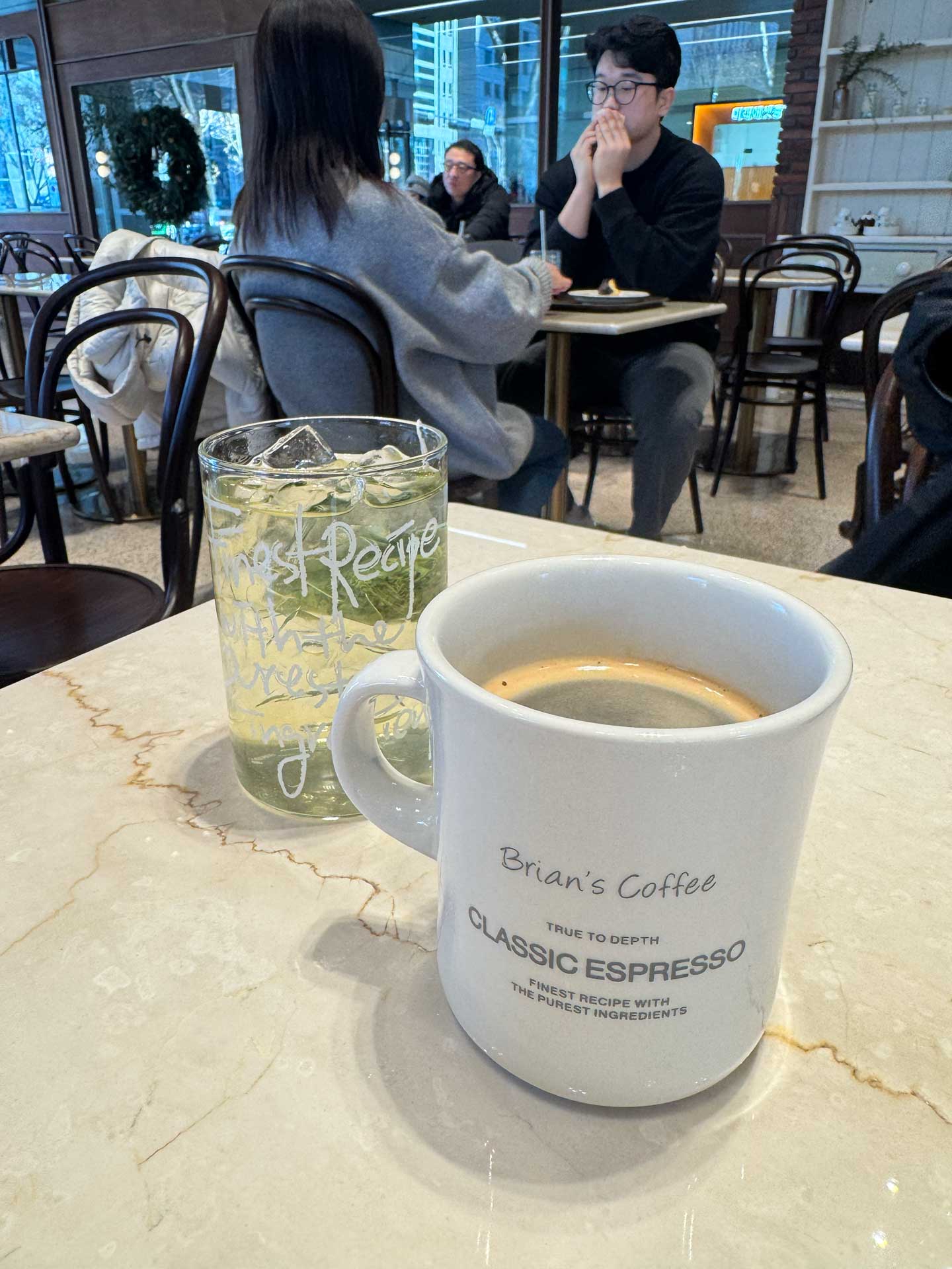 브라이언스 커피 좌석