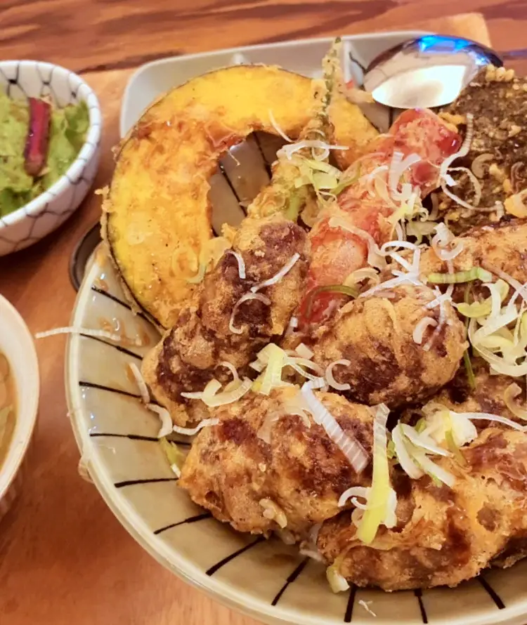 제209회 놀라운토요일 놀토 성남 모란 민속5일장 시장 소고기 튀김 덮밥 맛있는 식당 아이브 안유진, 레이, 이서 추천 맛집 소개