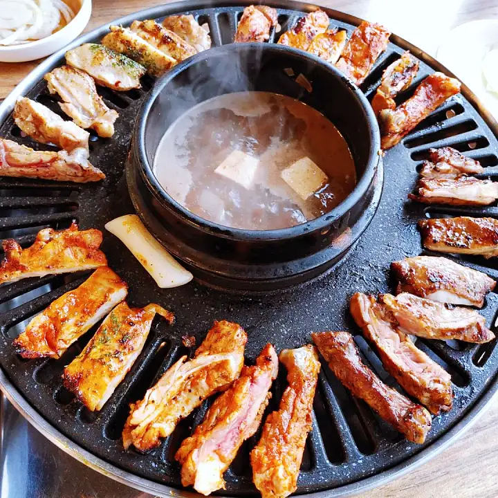 가평 아침고요수목원 가게 숯불 닭갈비 수완 좋은 여행 철판 치즈닭갈비 맛집 추천