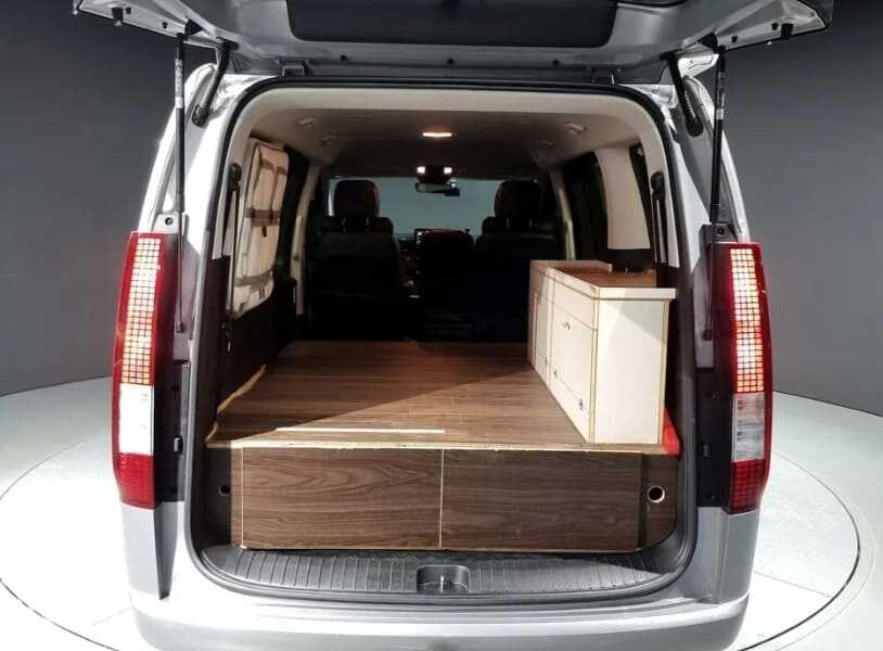 현대 스타리아 캠핑카 인테리어 평탄화 한 모습 3