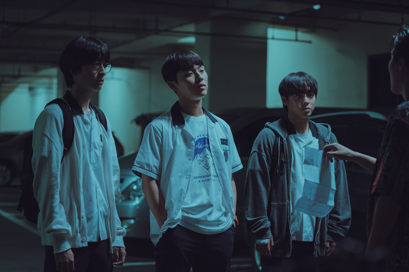 약한영웅 한장면