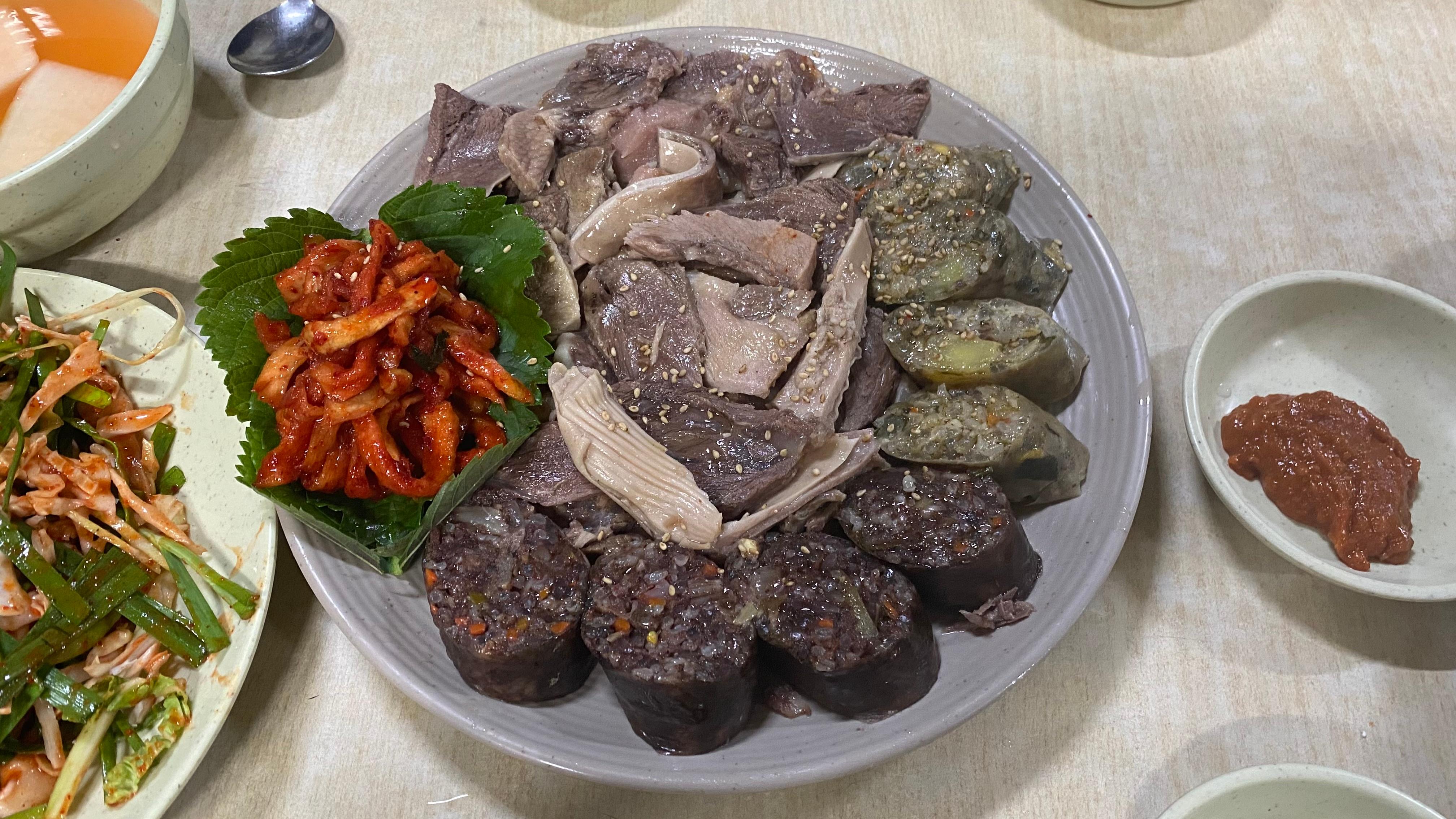 “부산 46년 전통! 고구마 순대의 끝판왕”