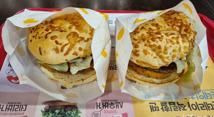 롯데리아 나폴리맛피아 버거 사진