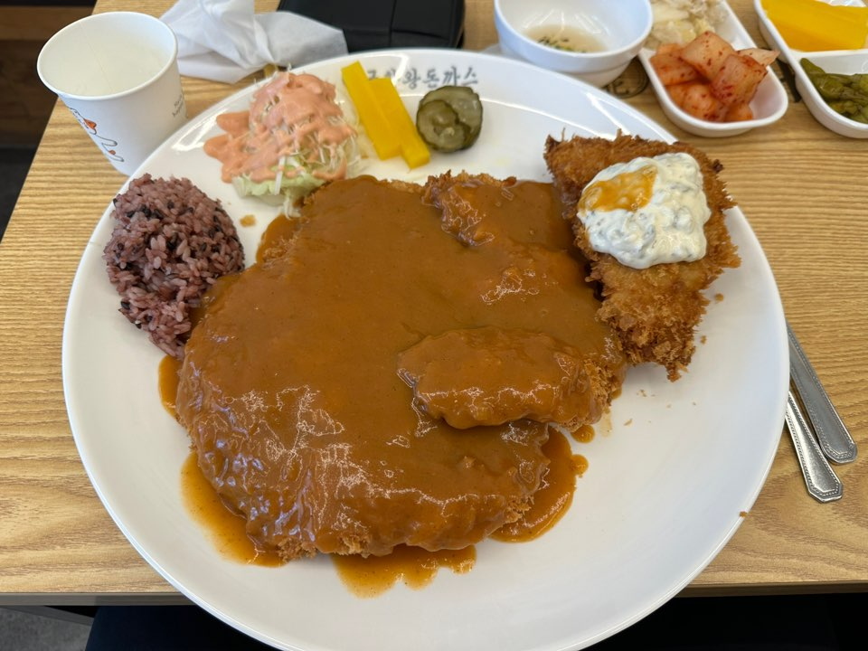 모둠돈까스 정식