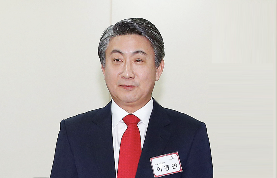 이동관9