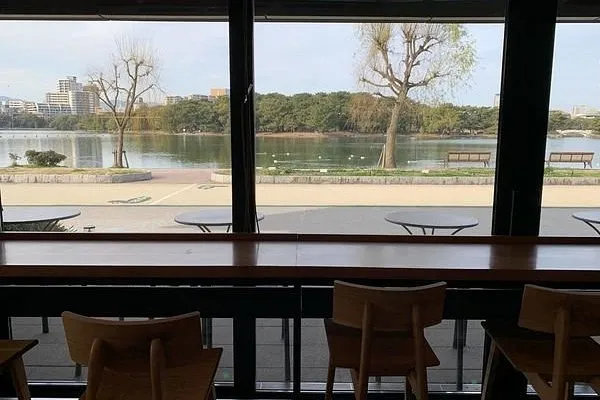 후쿠오카-스타벅스-매장-추천-오호리-공원점-호수뷰