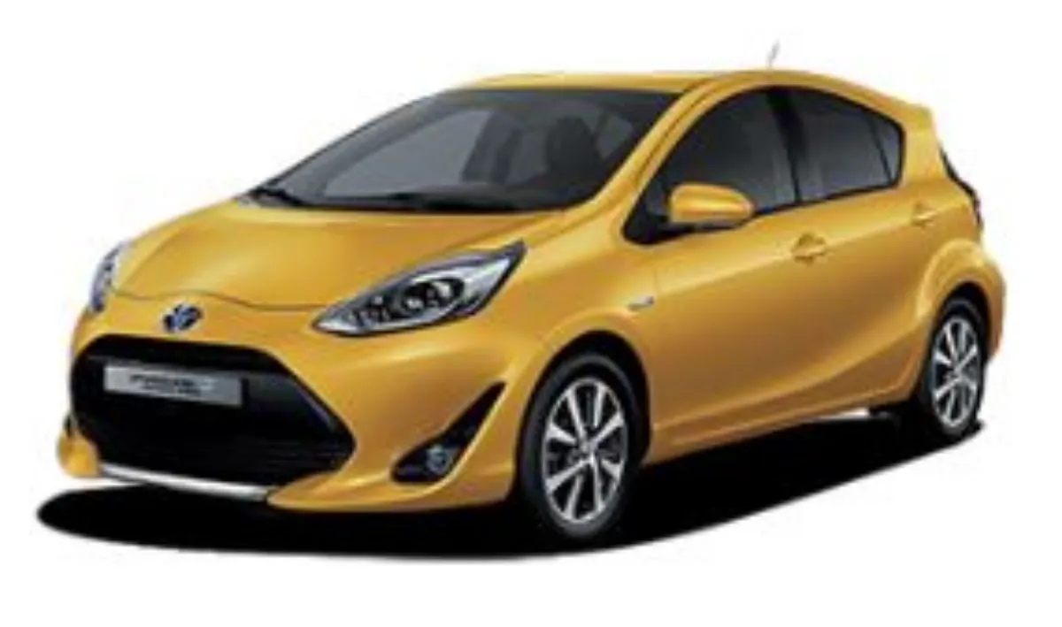 도요타 프리우스 C 사진