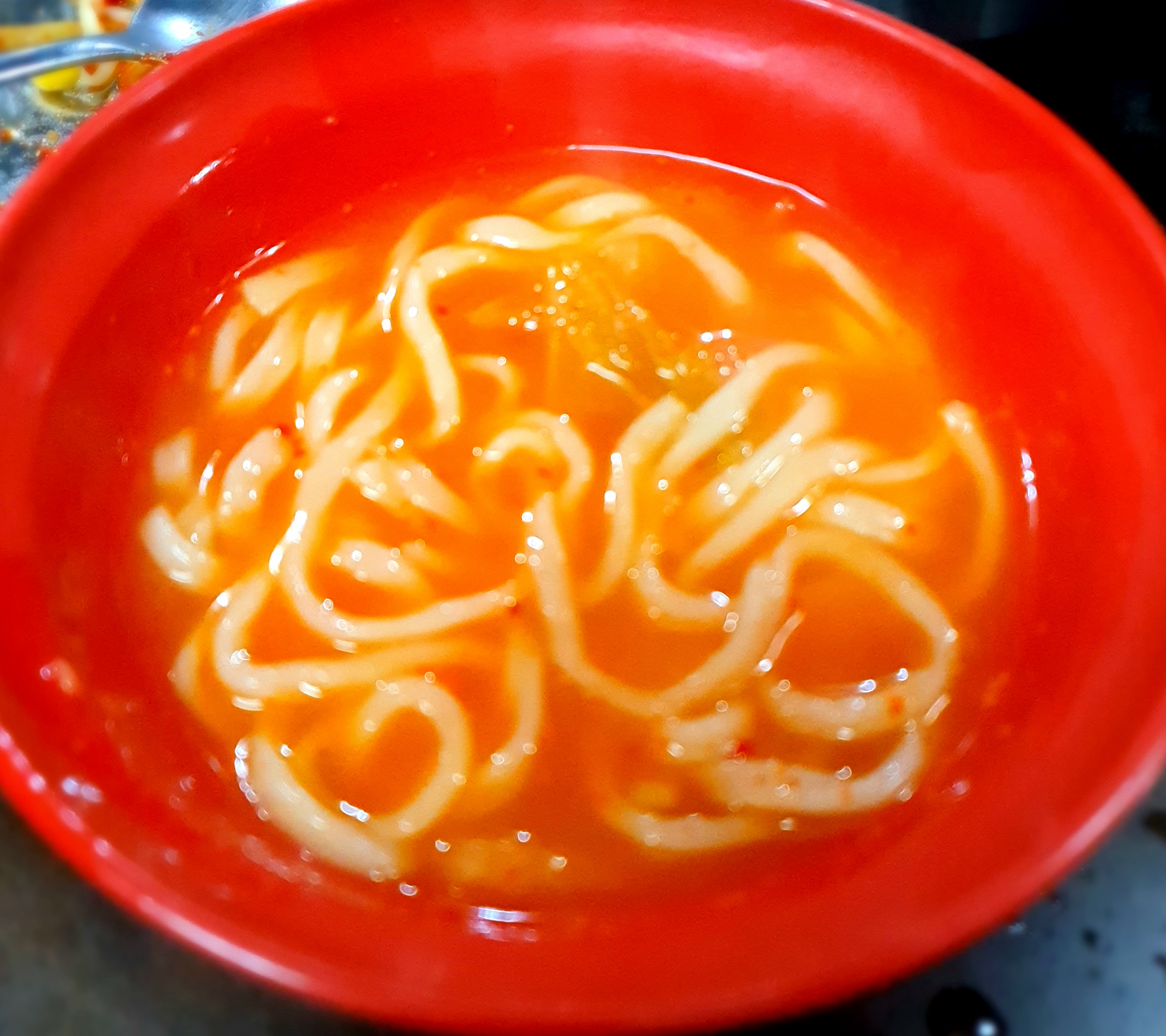 김치-칼국수는-필수로-먹어야-합니다.