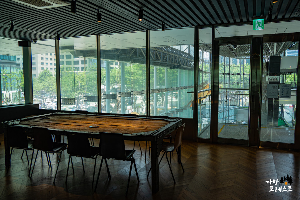 테라로사 포스코센터점 2층 내부