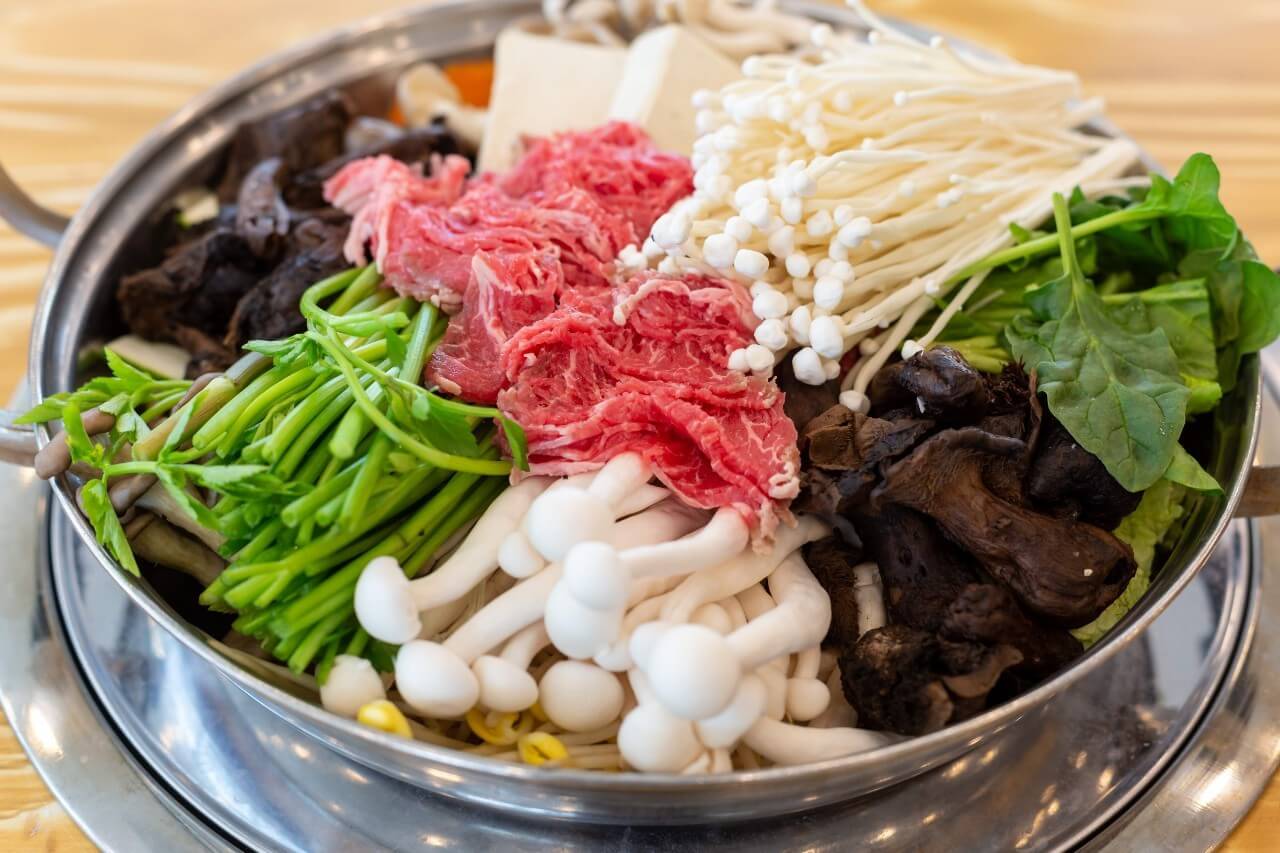 6시내고향 문경맛집 황토성 약돌돼지 족살째개와 능이버섯전골 맛집