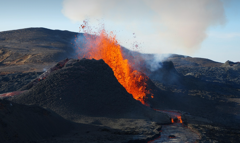 일본과 인도네시아 화산활동 비교 이미지