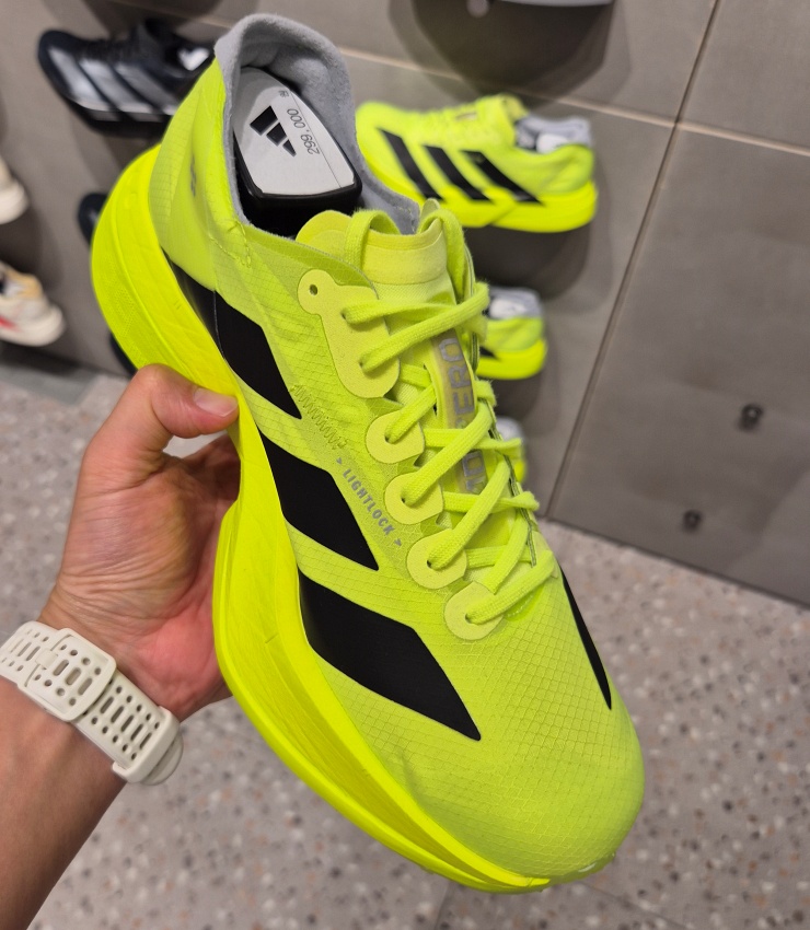 아디다스 카본 러닝화