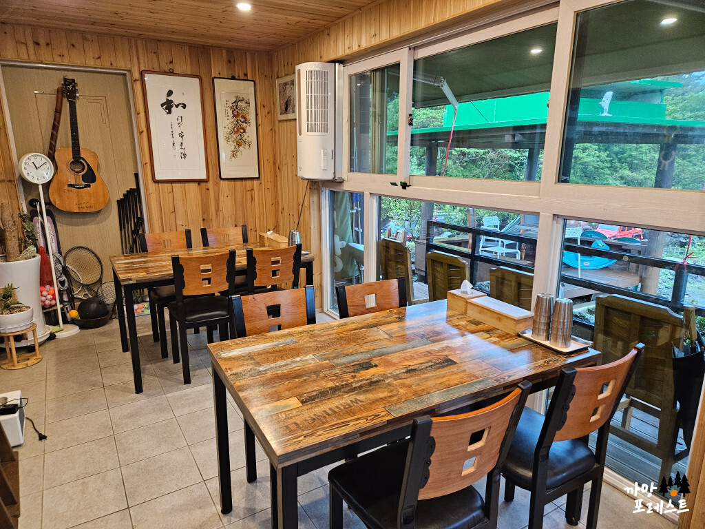 제주 녹색 식당 매장 내부