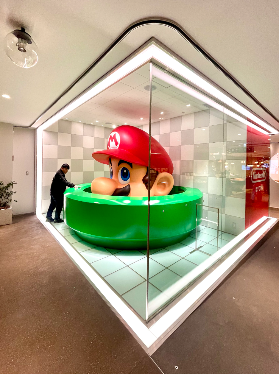교토 다카시마야 S.C. T8 쇼핑몰 1층 마리오 캐릭터