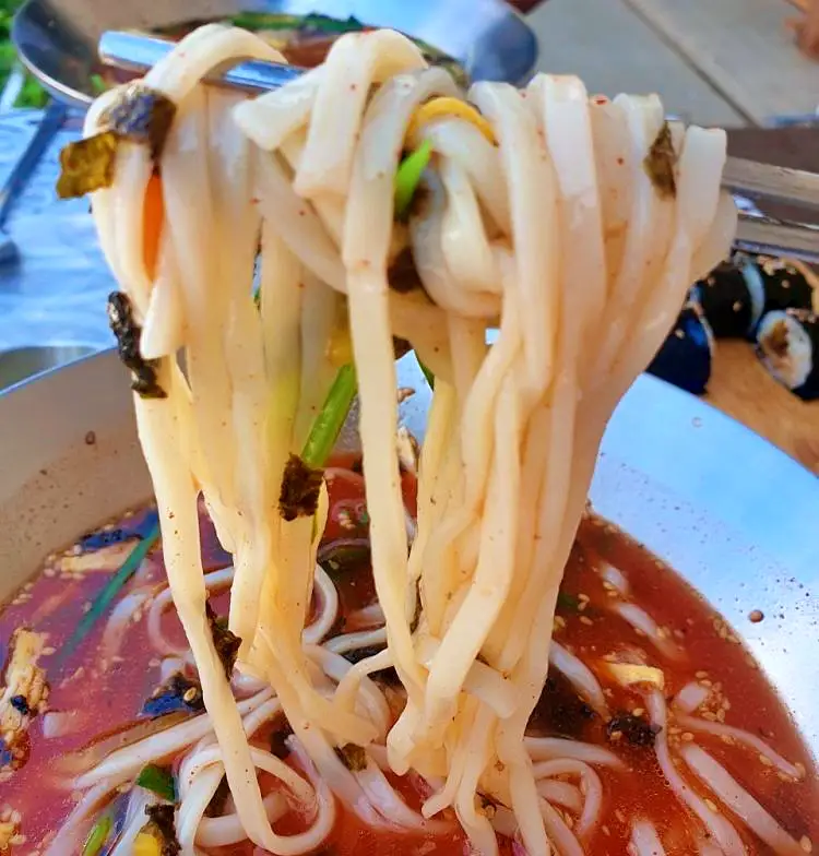 투데이 맛있는 메뉴 더위타파 냉칼국수 맛있는 식당 추천 부산 해운대 달맞이길 맛집