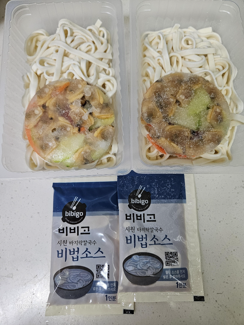 비비고-바지락칼국수