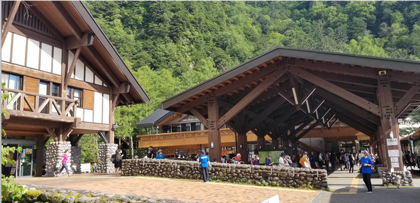 나가노 국립공원 카미코지 트레킹 풍경