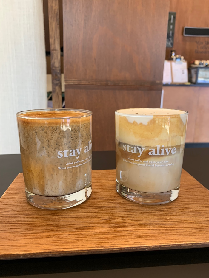 스테이얼라이브 흑임자라떼 덕소비엔나 사진