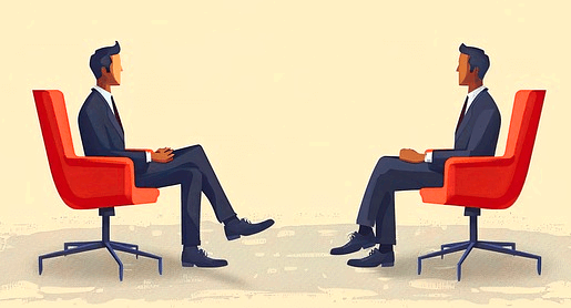 빨간 의자에 양복 입은 남자 둘이 각각 앉아서 인터뷰를 하고 있다.