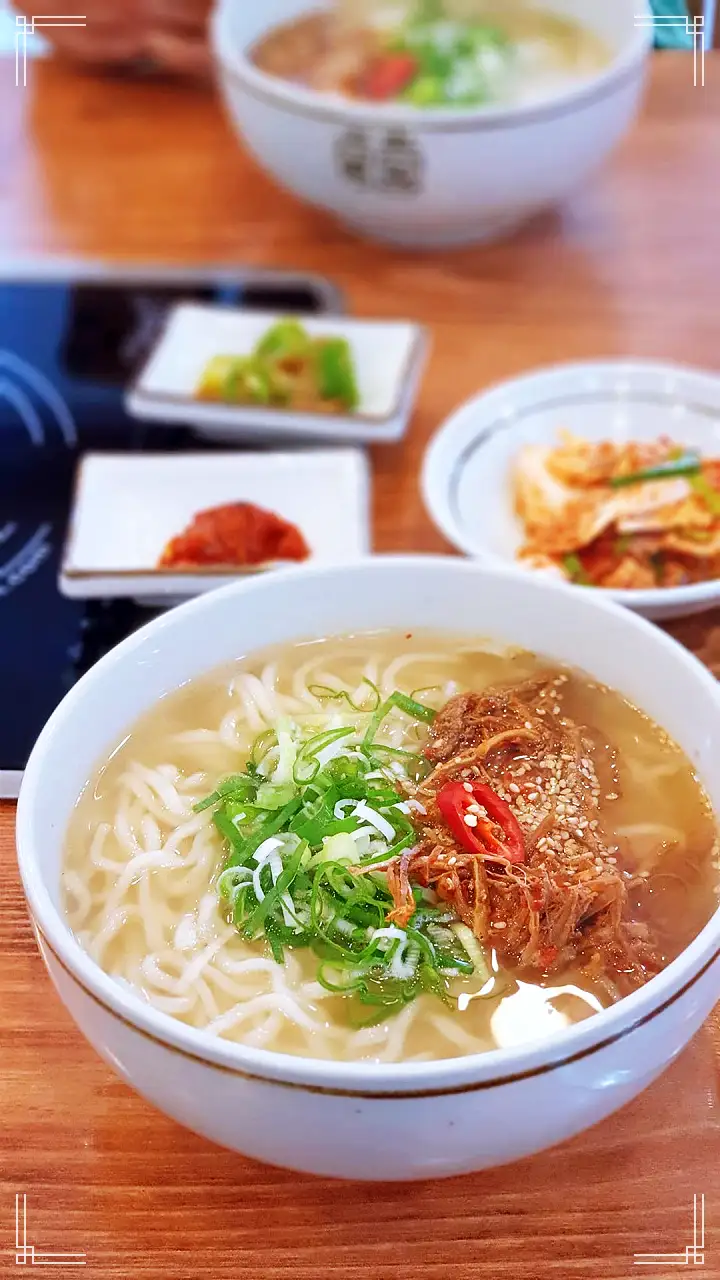 식객 허영만 백반기행 김용림 편 이북식 손만두 전골 만둣국 평양식 만두전골 김포 맛집 소개
