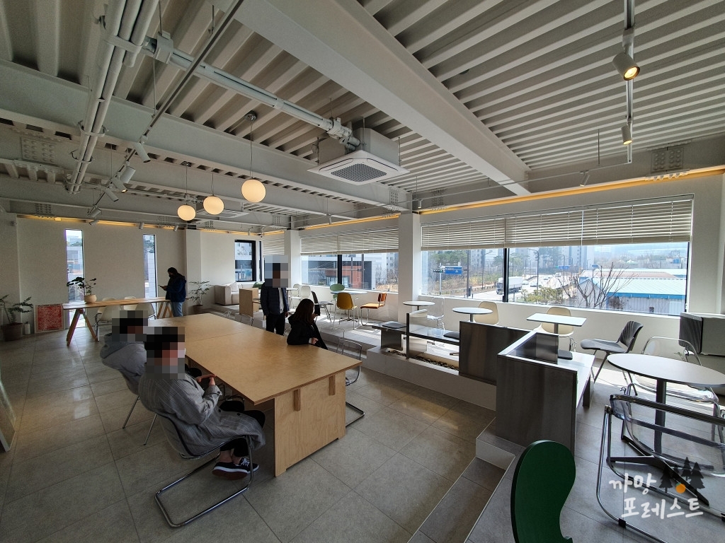 브라운 스케이프 2층