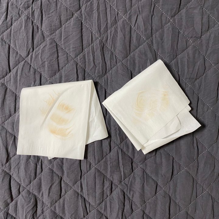 오일-컷-파우더-사용-전후-파운데이션이-묻어나오는-정도-비교