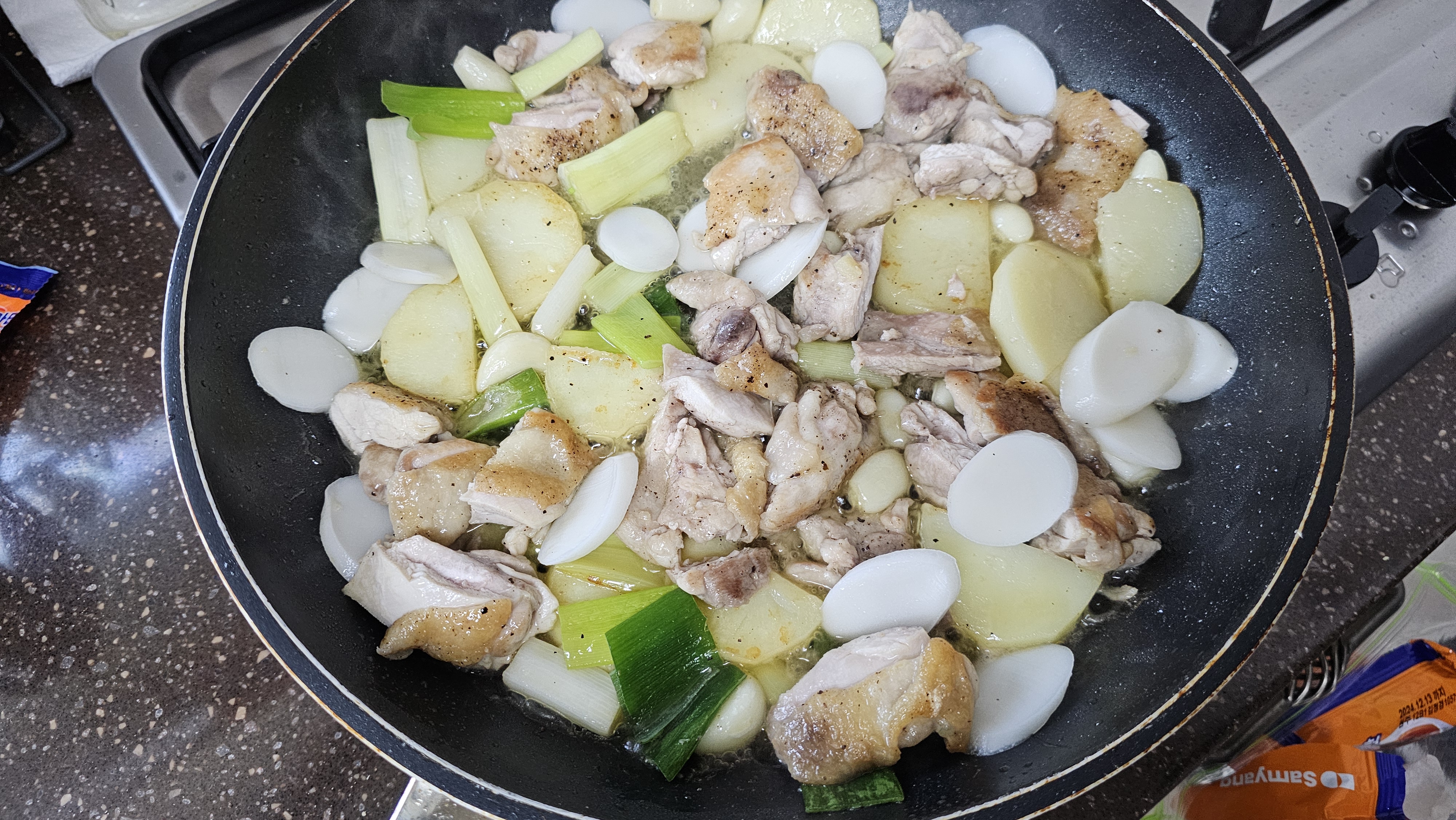 떡국떡을 넣으면 맛도리