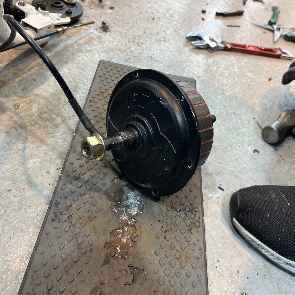 전동스쿠터 수리 AS 센터 - 이디뚜뚜 타이어 펑크 교체