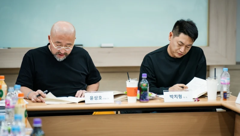 윤상호 감독, 박치형 작가