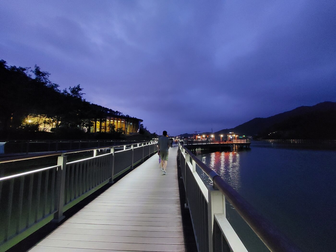 아중호수도서관과 야경