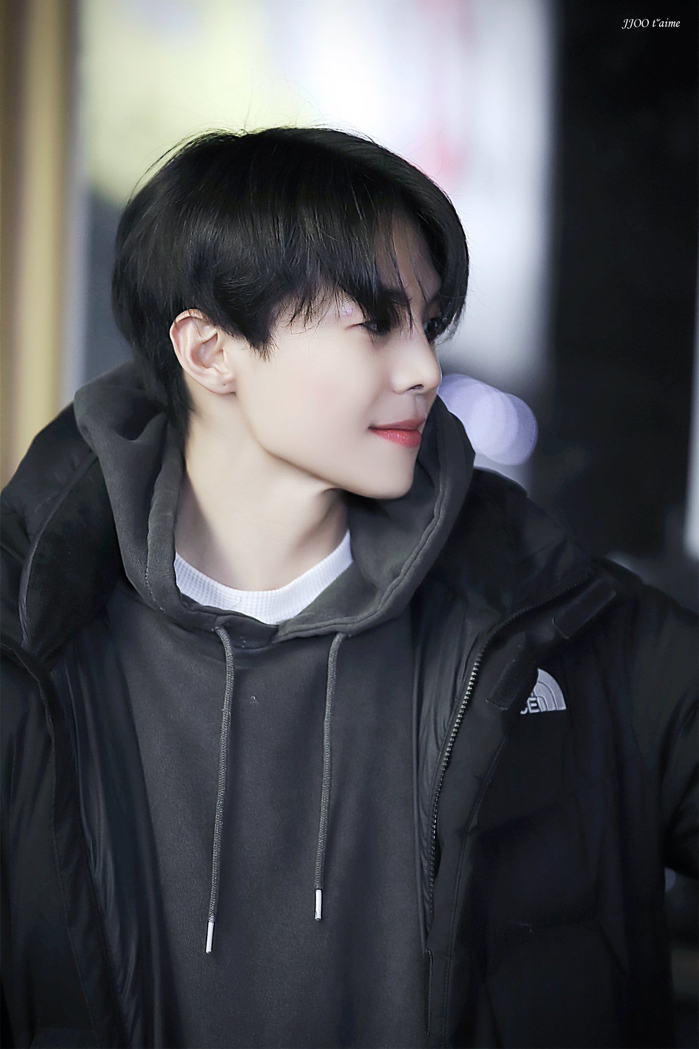 박은석