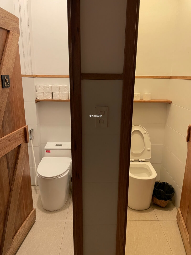 나트랑 시내 피자&파스타 맛집 라칼라 - 화장실