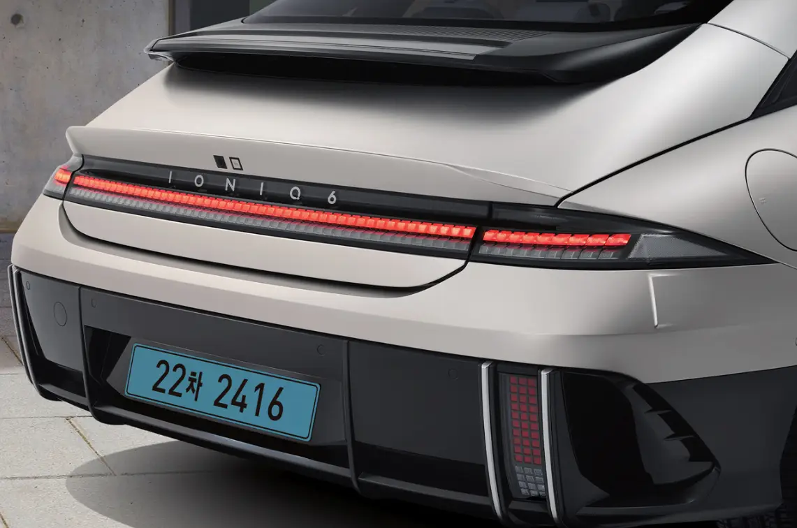 은색-아이오닉6-후면