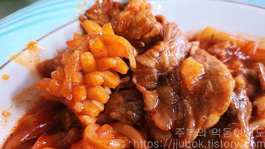 철면수심-차돌볶음짬뽕-토핑