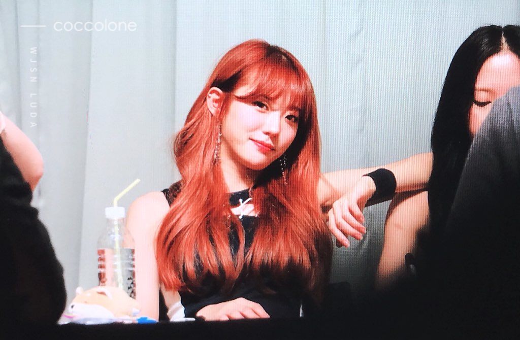 우주소녀 루다 인스타그램 사진 몸매