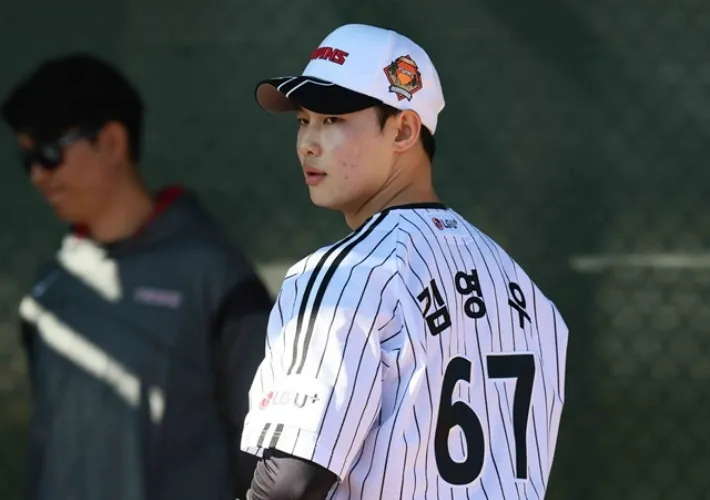 LG 신인 김영우 엘지 김영우 선수 전력 홈런 루키_3